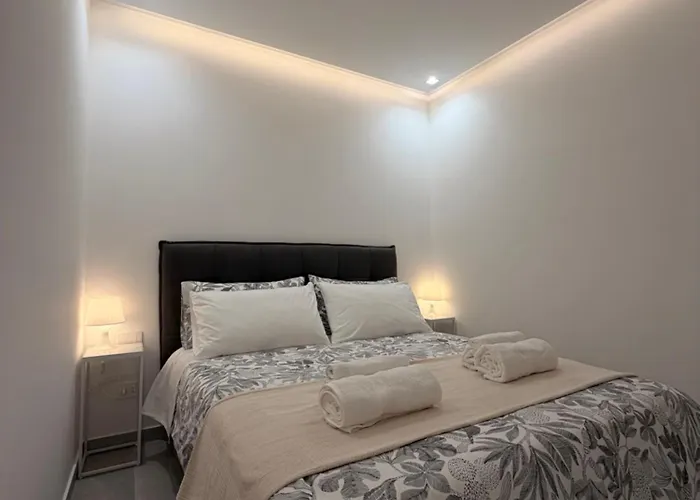 Sicilian Jacuzzi - 2br Apartment Syracuse